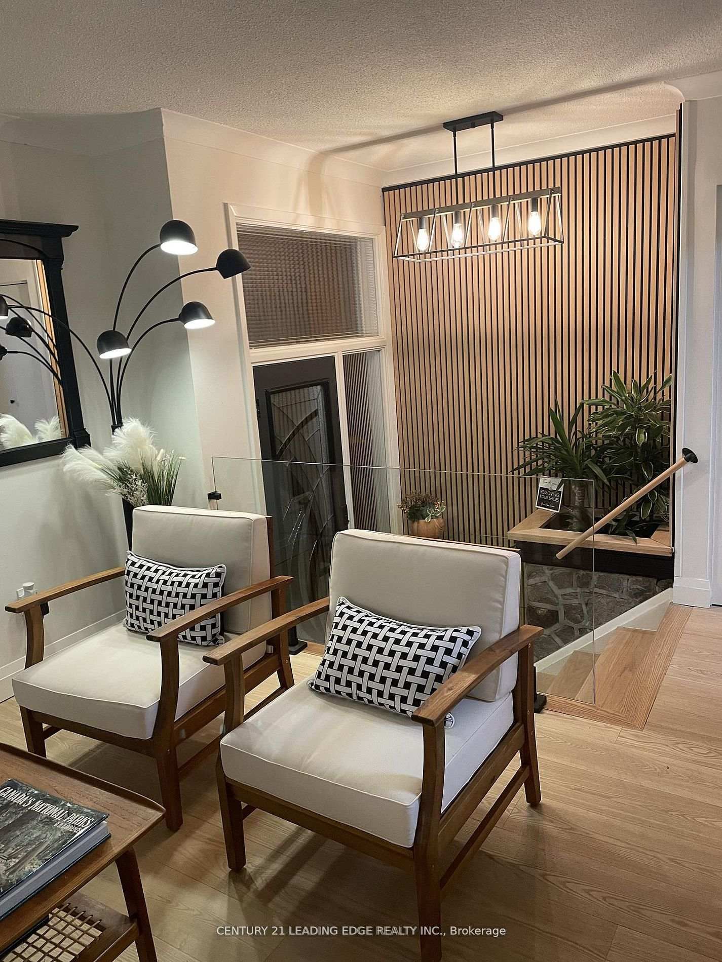 Detached House for sale at 112 Wyndcliff Crescent, Toronto, Ontario, M4A 2K3 - Victoria Village - MLS: C12982906