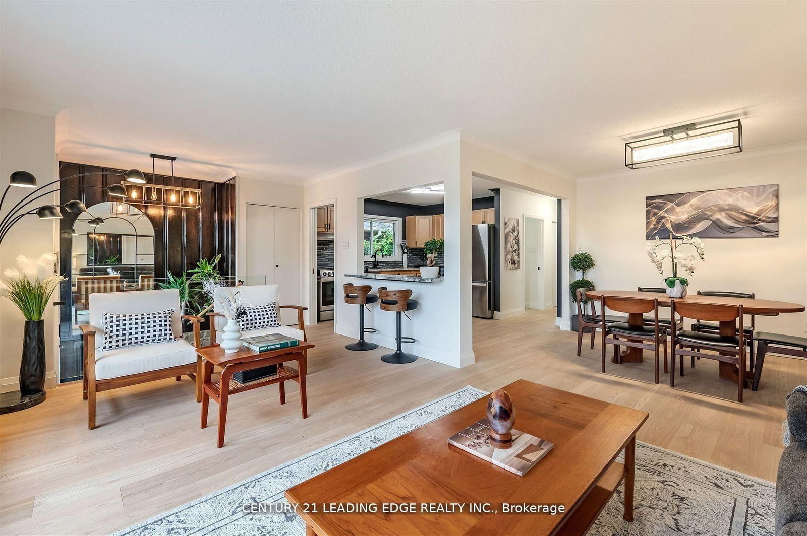 Detached House for sale at 112 Wyndcliff Crescent, Toronto, Ontario, M4A 2K3 - Victoria Village - MLS: C12982906