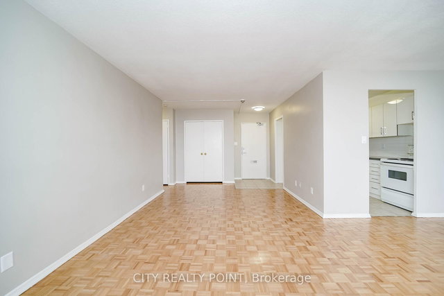 912 - 6200 Bathurst Street