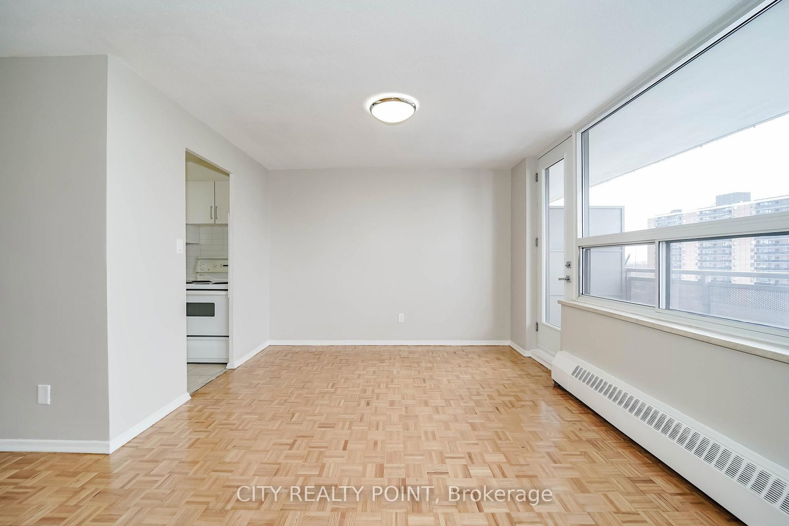 6200 Bathurst Street, Unit 912 - Photo 4