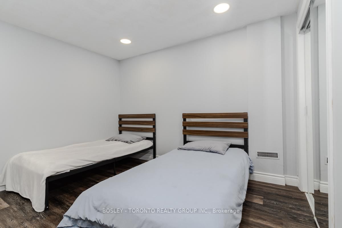 63 Burndale Avenue, Unit Lower - Photo 18