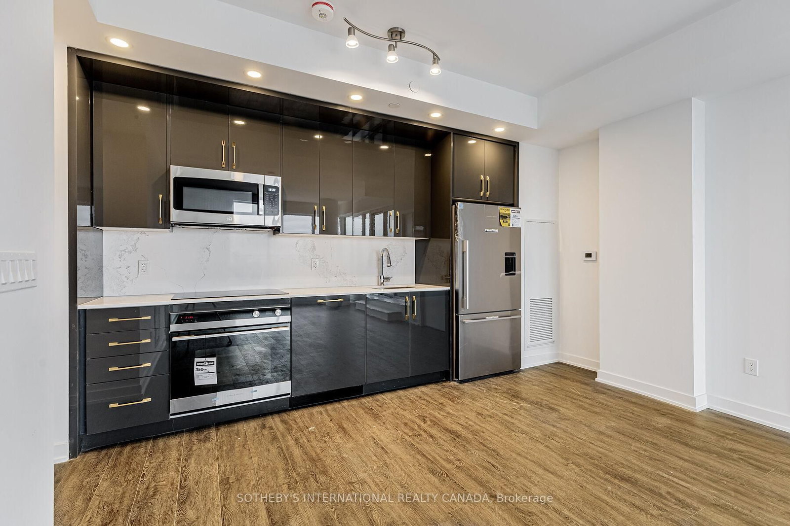 1 Cardiff Road, Unit 801 - Photo 10