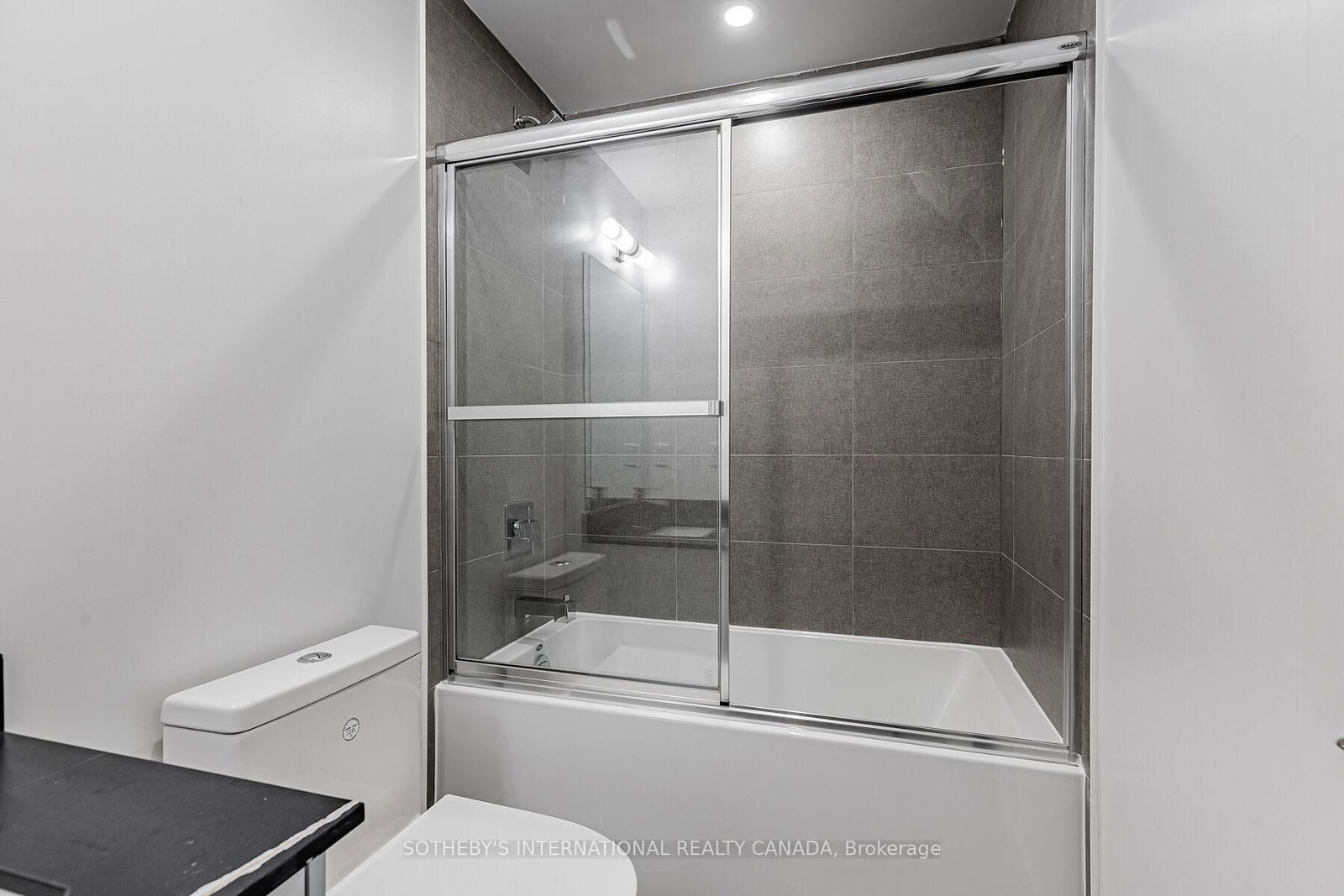 1 Cardiff Road, Unit 801 - Photo 13