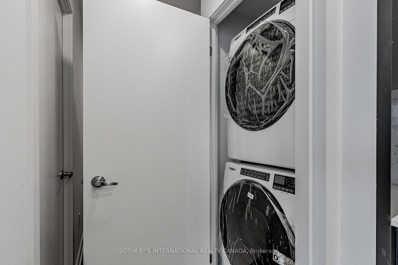 1 Cardiff Road, Unit 801 - Photo 14