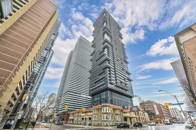 3702 - 634 Church Street