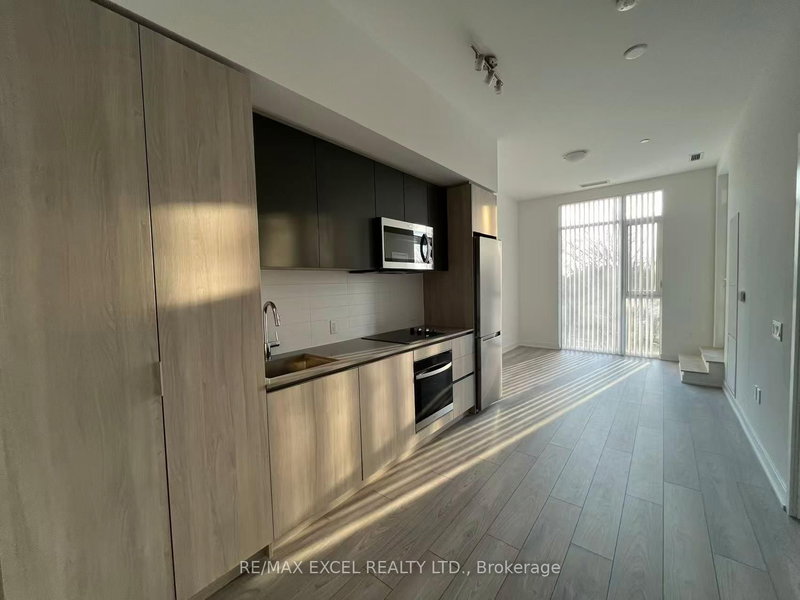 home for lease on 225-5858 Yonge Street