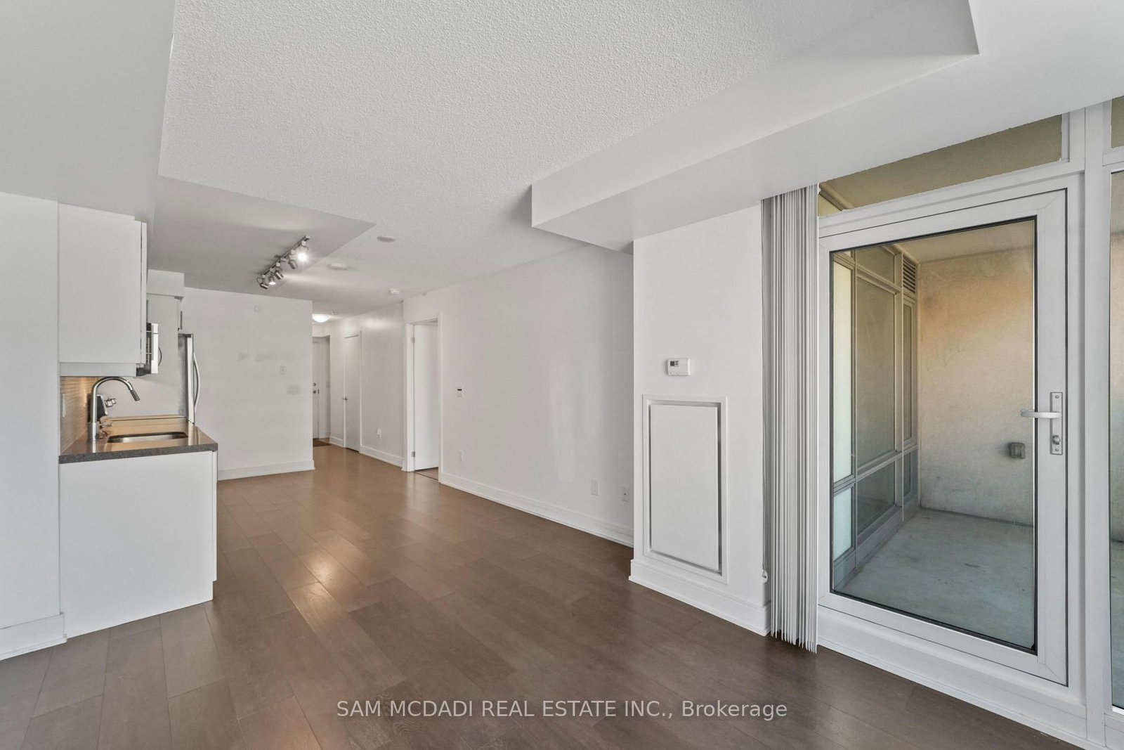 525 Adelaide Street W, Unit 313 - Photo 7