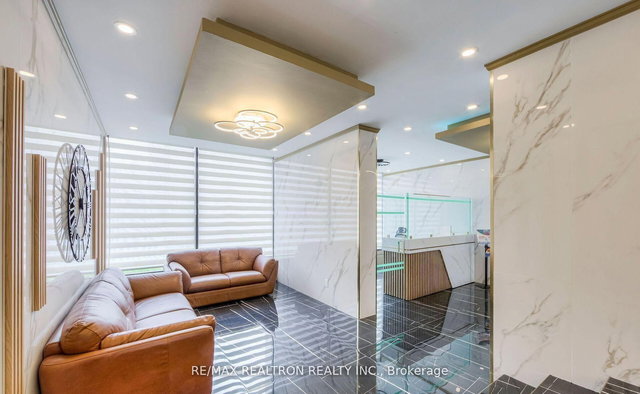 2101 - 10 Sunny Glenway