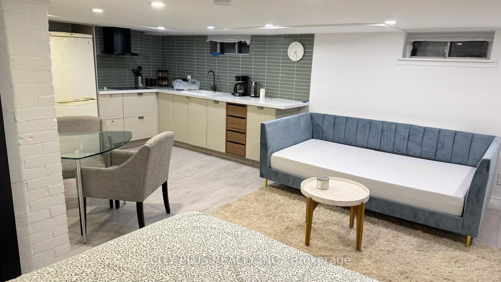 1184 Avenue Road, Unit Basement