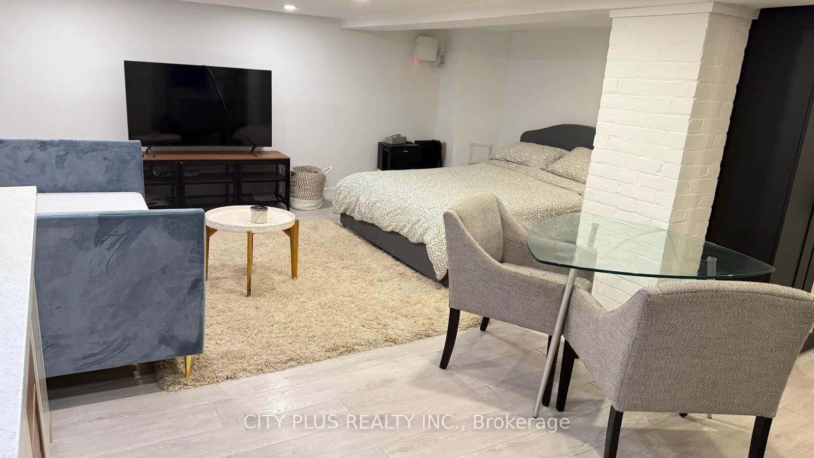 1184 Avenue Road, Unit Basement - Photo 4