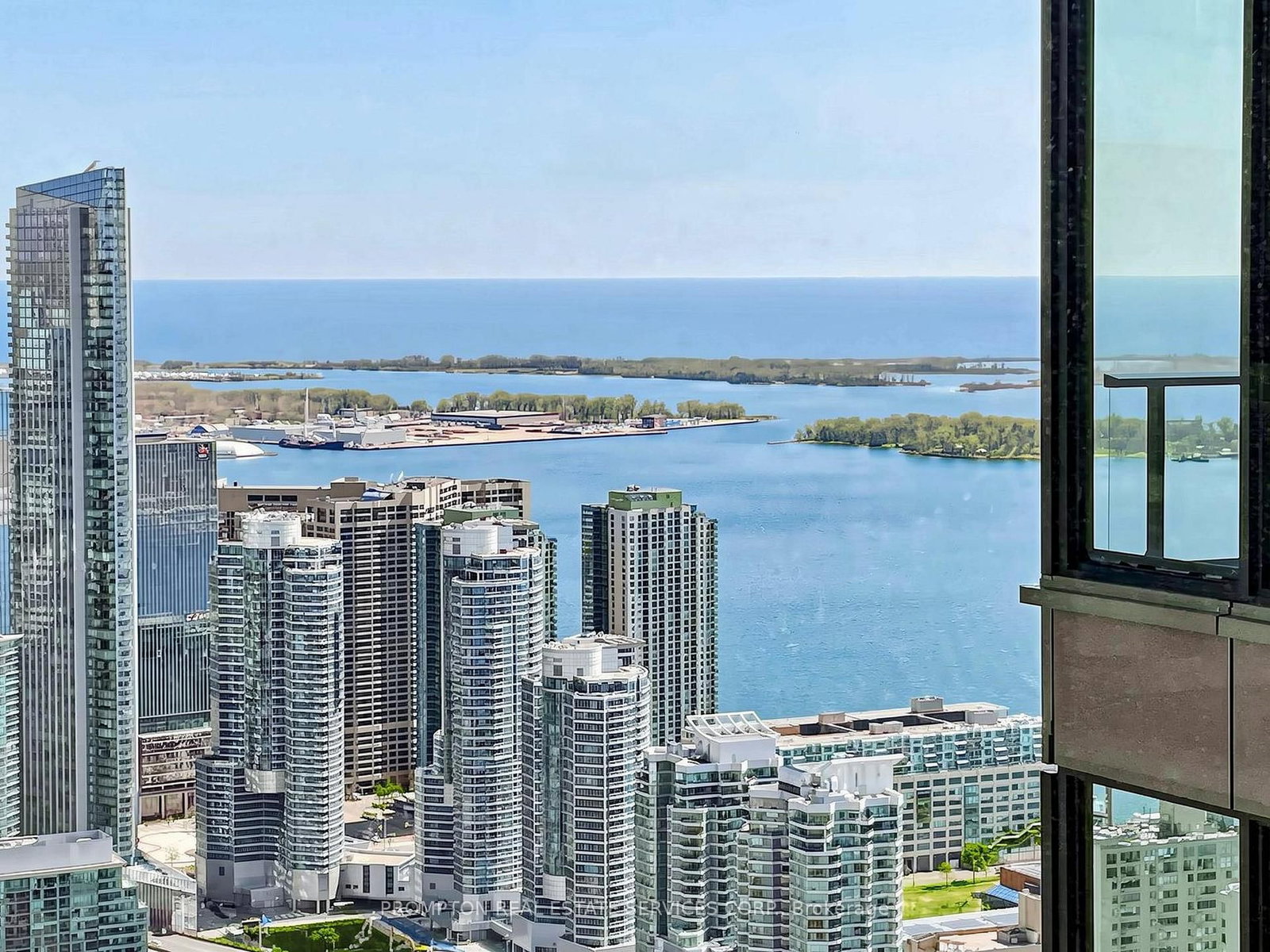 Condo for sale at 7203-3 CONCORD CITYPLACE Way, Toronto, Ontario, M5V 0X4 - Waterfront Communities C1 - MLS: C12983766