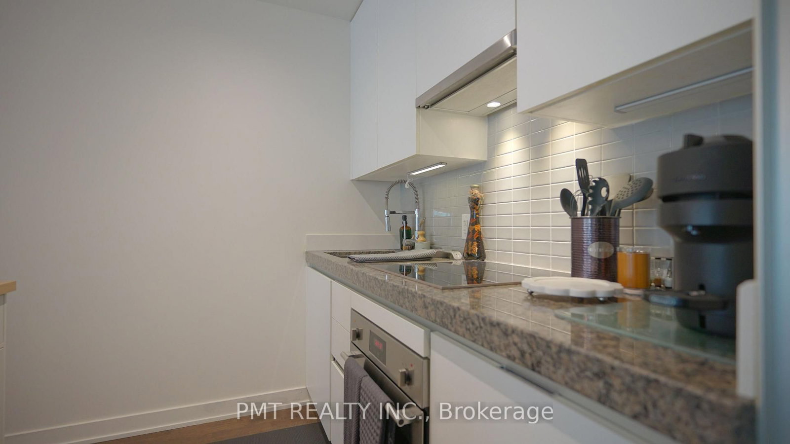 629 King Street W, Unit 709 - Photo 19