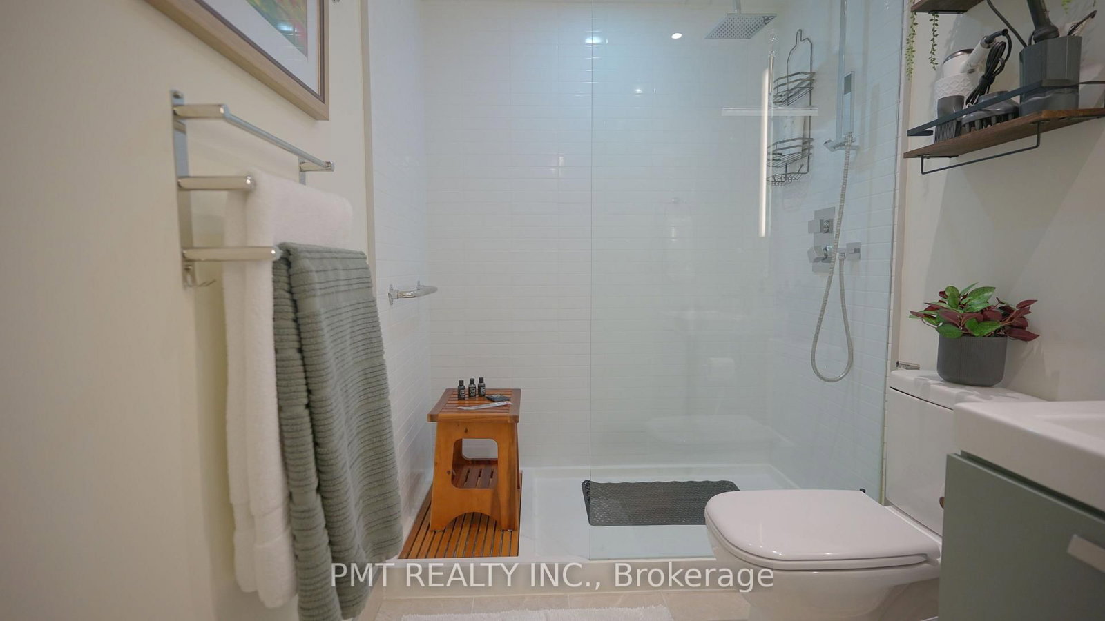 629 King Street W, Unit 709 - Photo 24