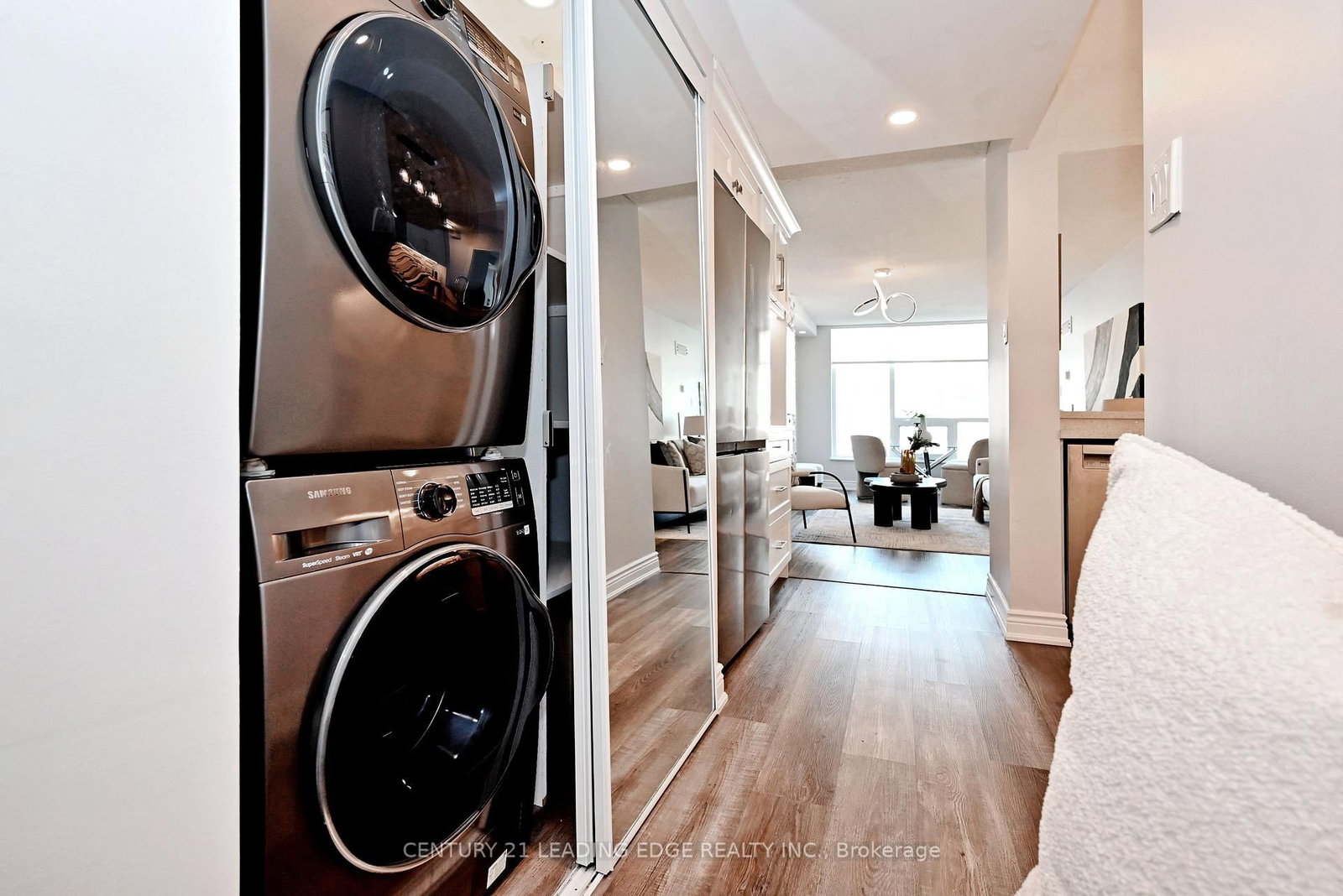 92 King Street E, Unit 1106 - Photo 22