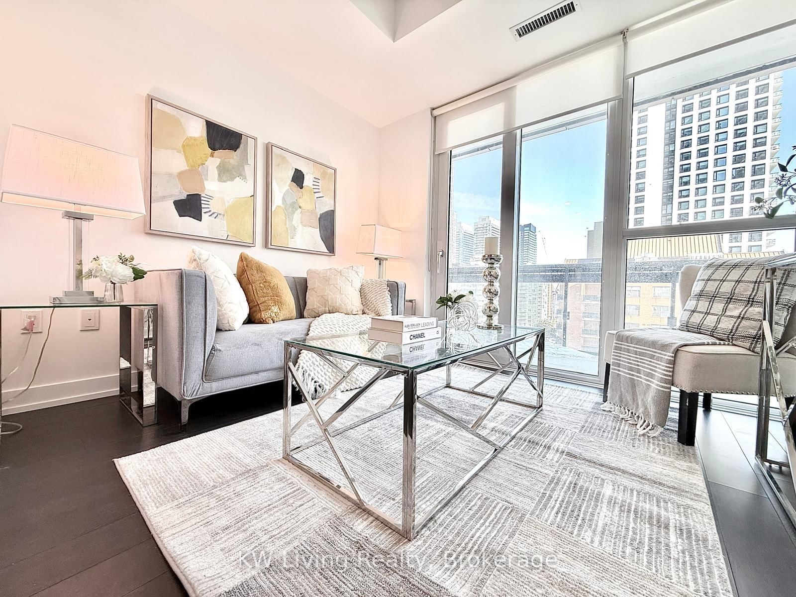 39 Roehampton Avenue, Unit 701