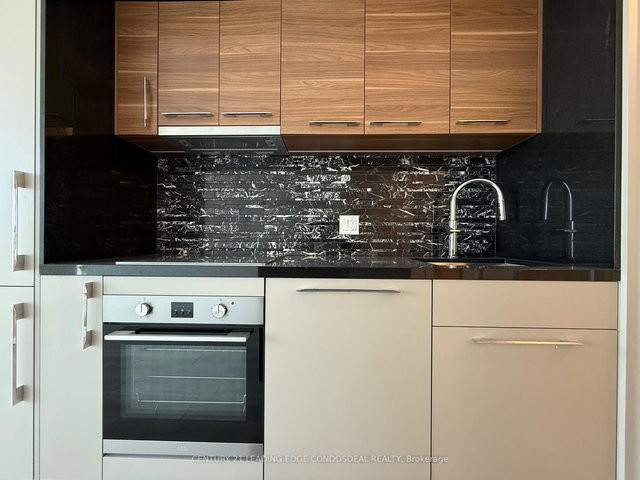 1802 - 29 Green Trail Court