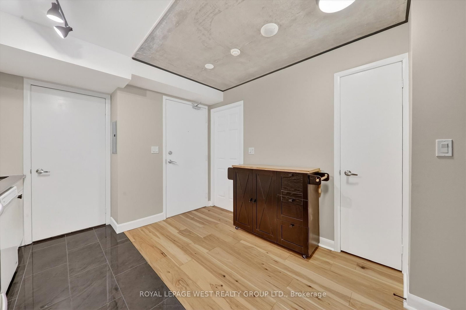 Condo for lease at 611-600 Fleet Street, Toronto, Ontario, M5V 1B7 - Niagara - MLS: C12983844