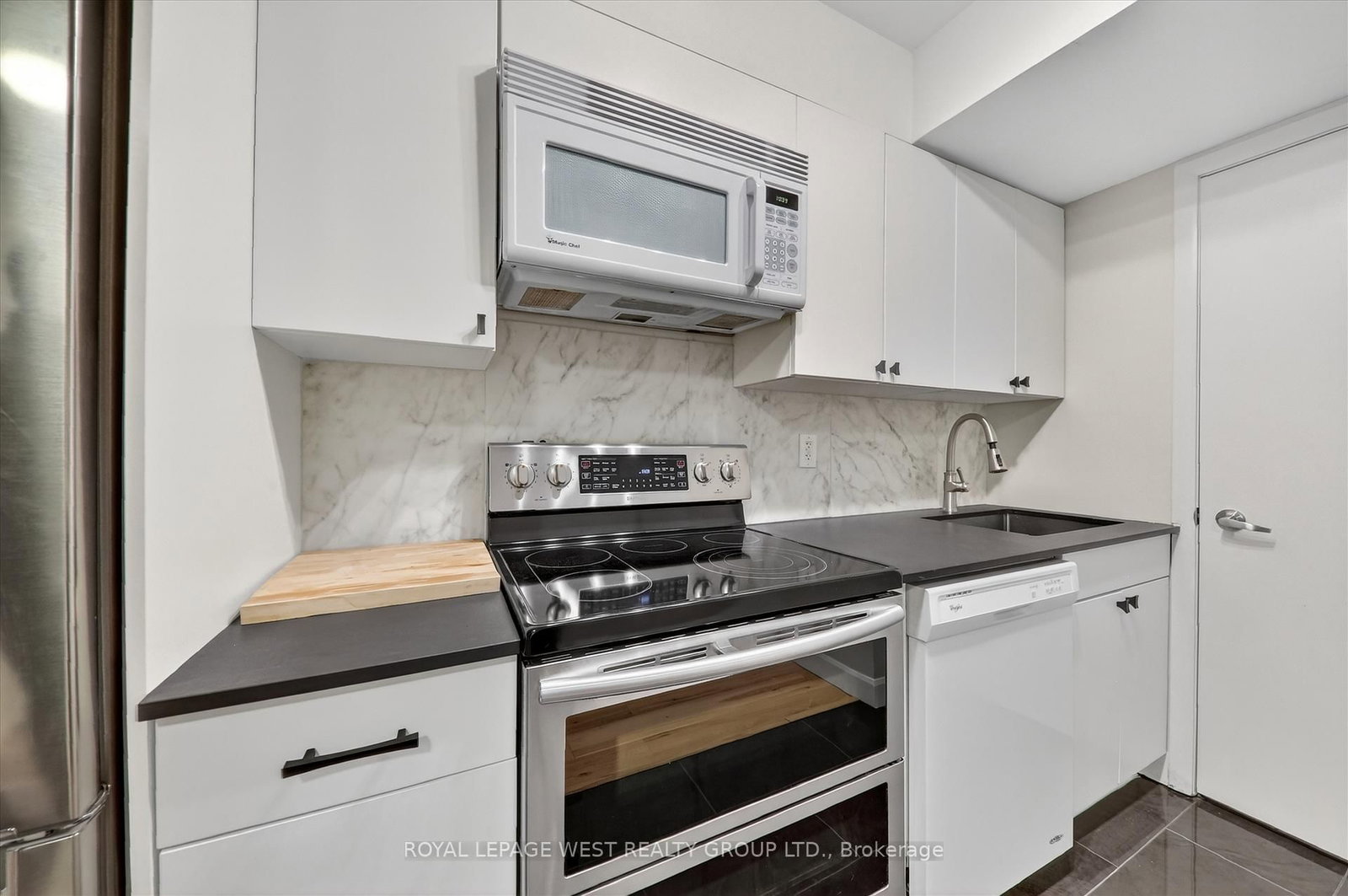 Condo for lease at 611-600 Fleet Street, Toronto, Ontario, M5V 1B7 - Niagara - MLS: C12983844