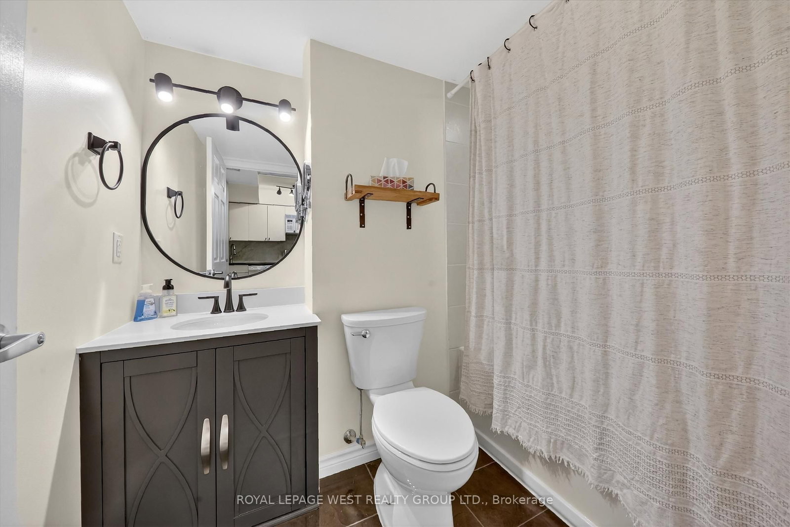 Condo for lease at 611-600 Fleet Street, Toronto, Ontario, M5V 1B7 - Niagara - MLS: C12983844