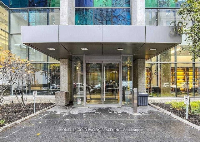 305 - 38 Grenville Street