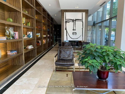 305-38 Grenville Street, Toronto, Ontario image-0-4