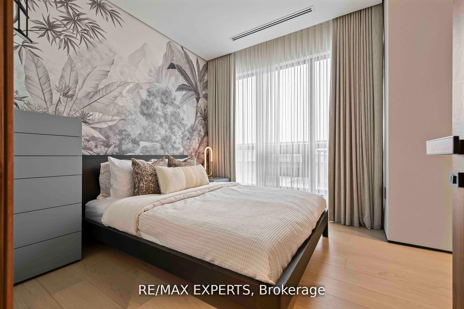 1700 Avenue Road, Unit 702 - Photo 12