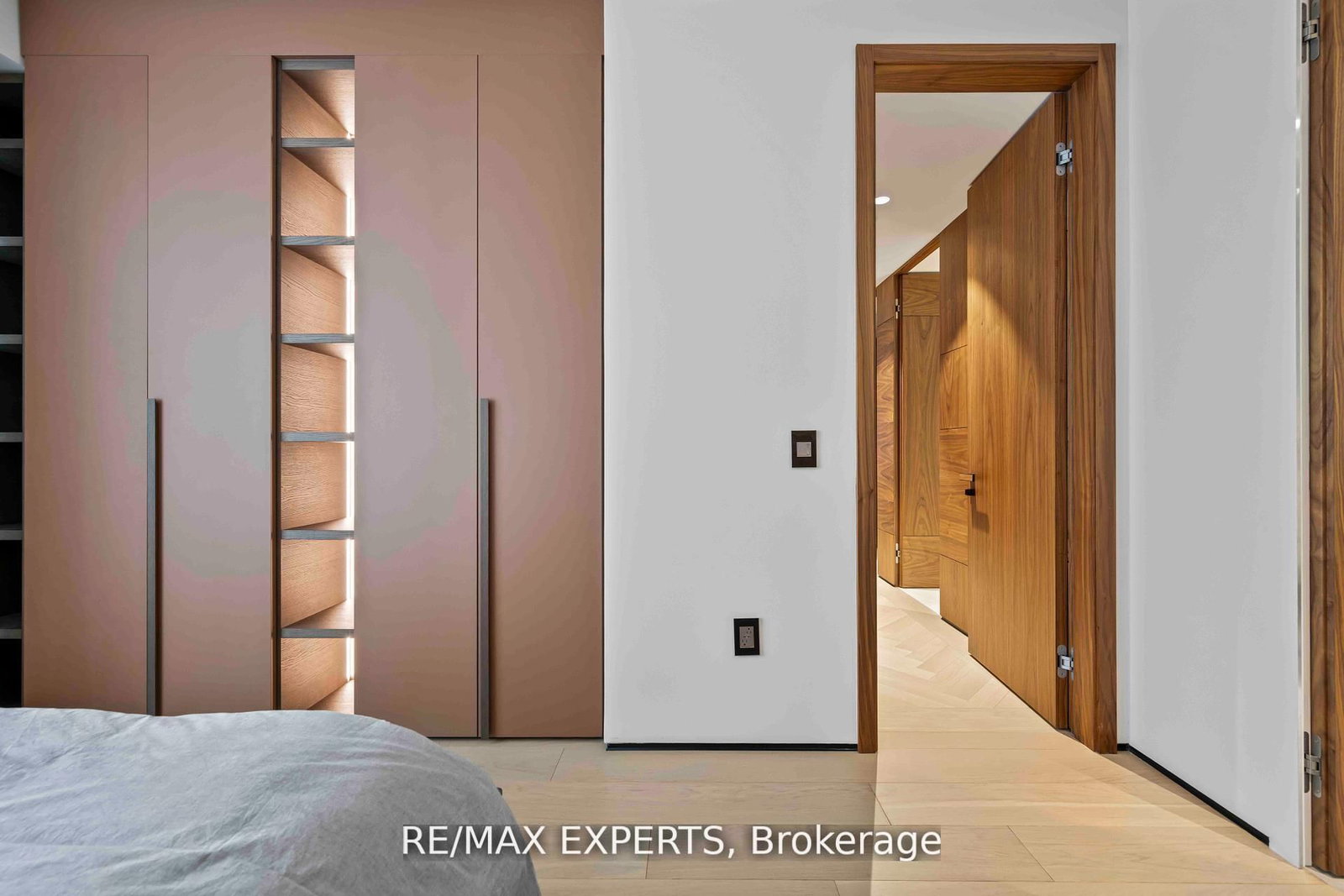 1700 Avenue Road, Unit 702 - Photo 16