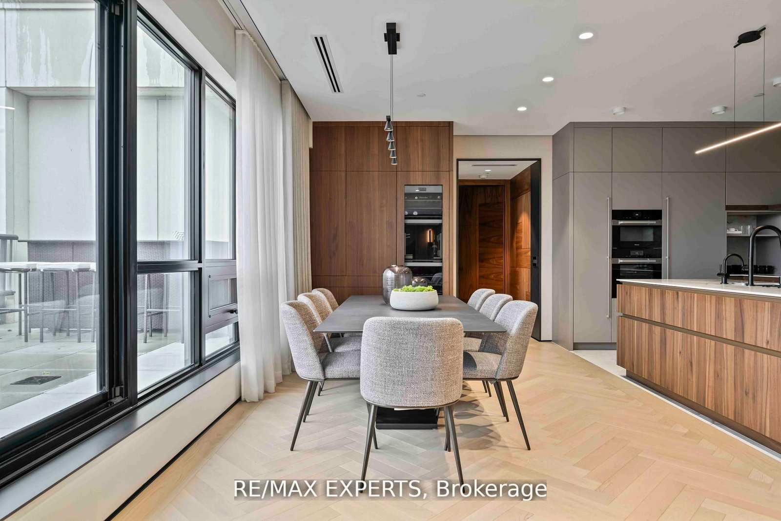 1700 Avenue Road, Unit 702 - Photo 20