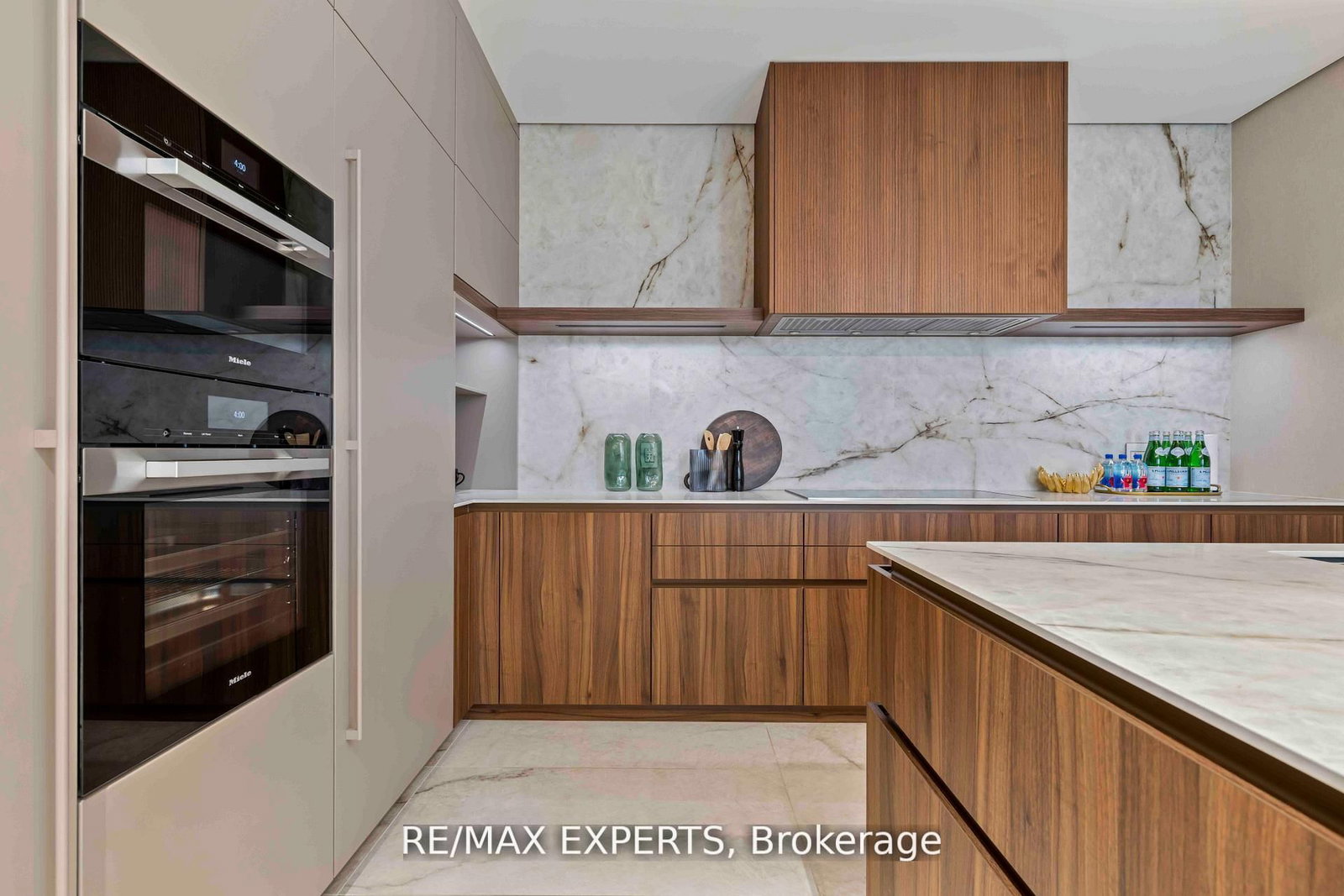 1700 Avenue Road, Unit 702 - Photo 25