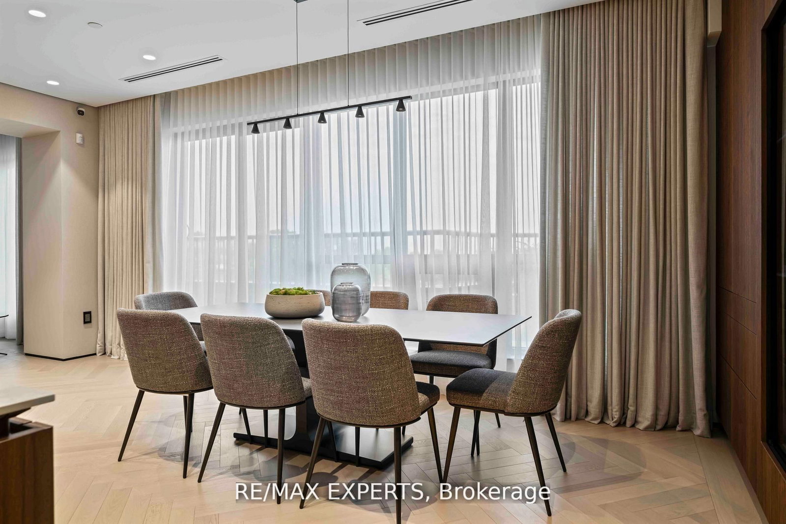 1700 Avenue Road, Unit 702 - Photo 28