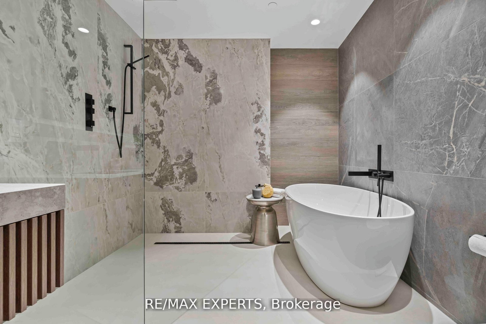 1700 Avenue Road, Unit 702 - Photo 32