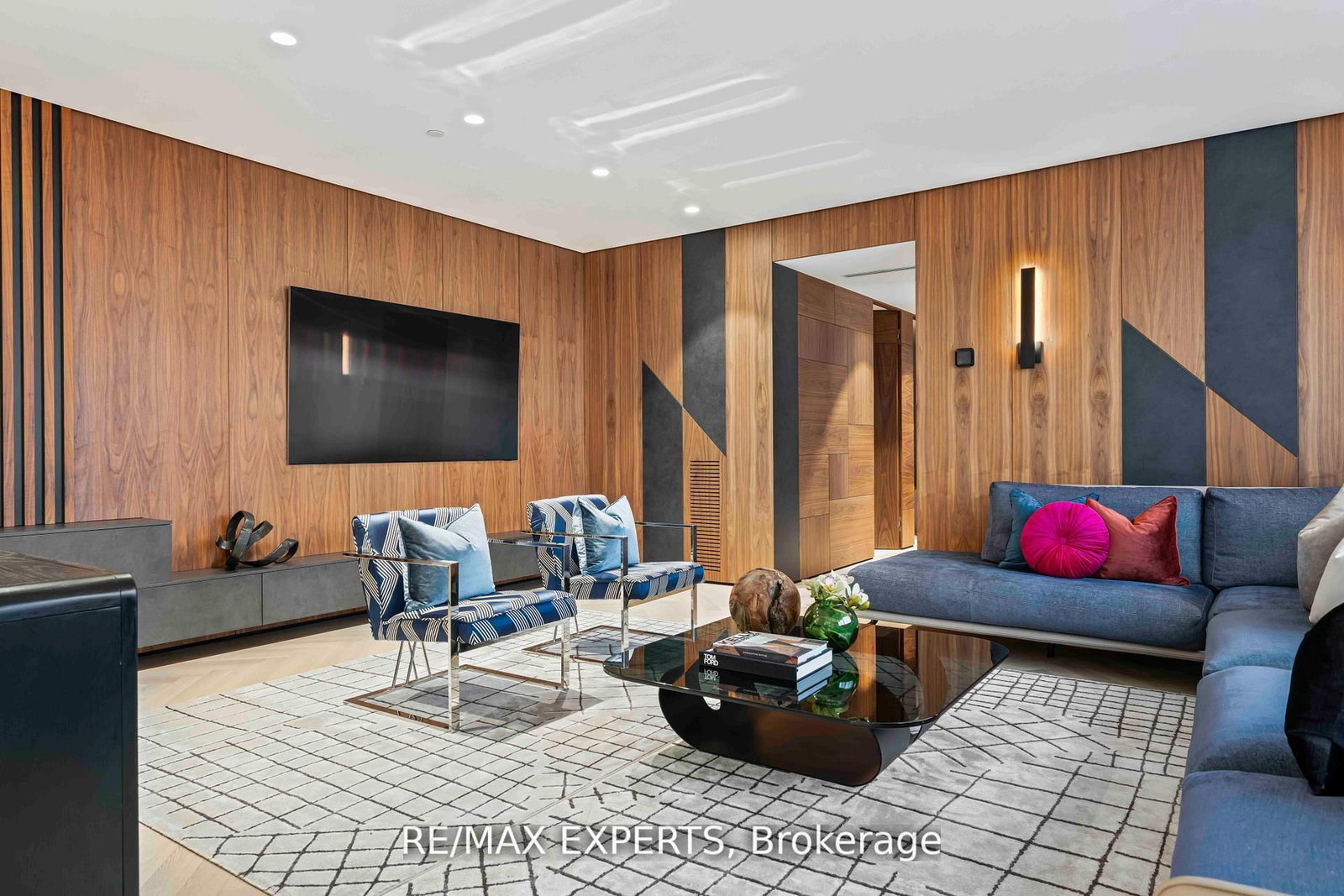 1700 Avenue Road, Unit 702 - Photo 6