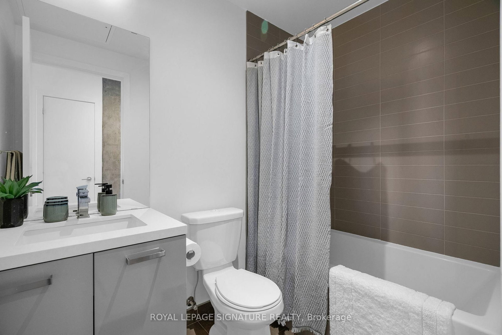 Condo for sale at 606-11 Charlotte Street, Toronto, Ontario, M5V 0M6 - Waterfront Communities C1 - MLS: C12984408