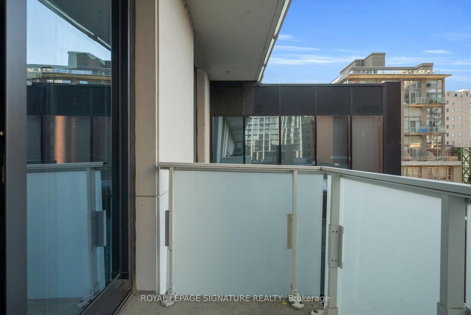 Condo for sale at 606-11 Charlotte Street, Toronto, Ontario, M5V 0M6 - Waterfront Communities C1 - MLS: C12984408