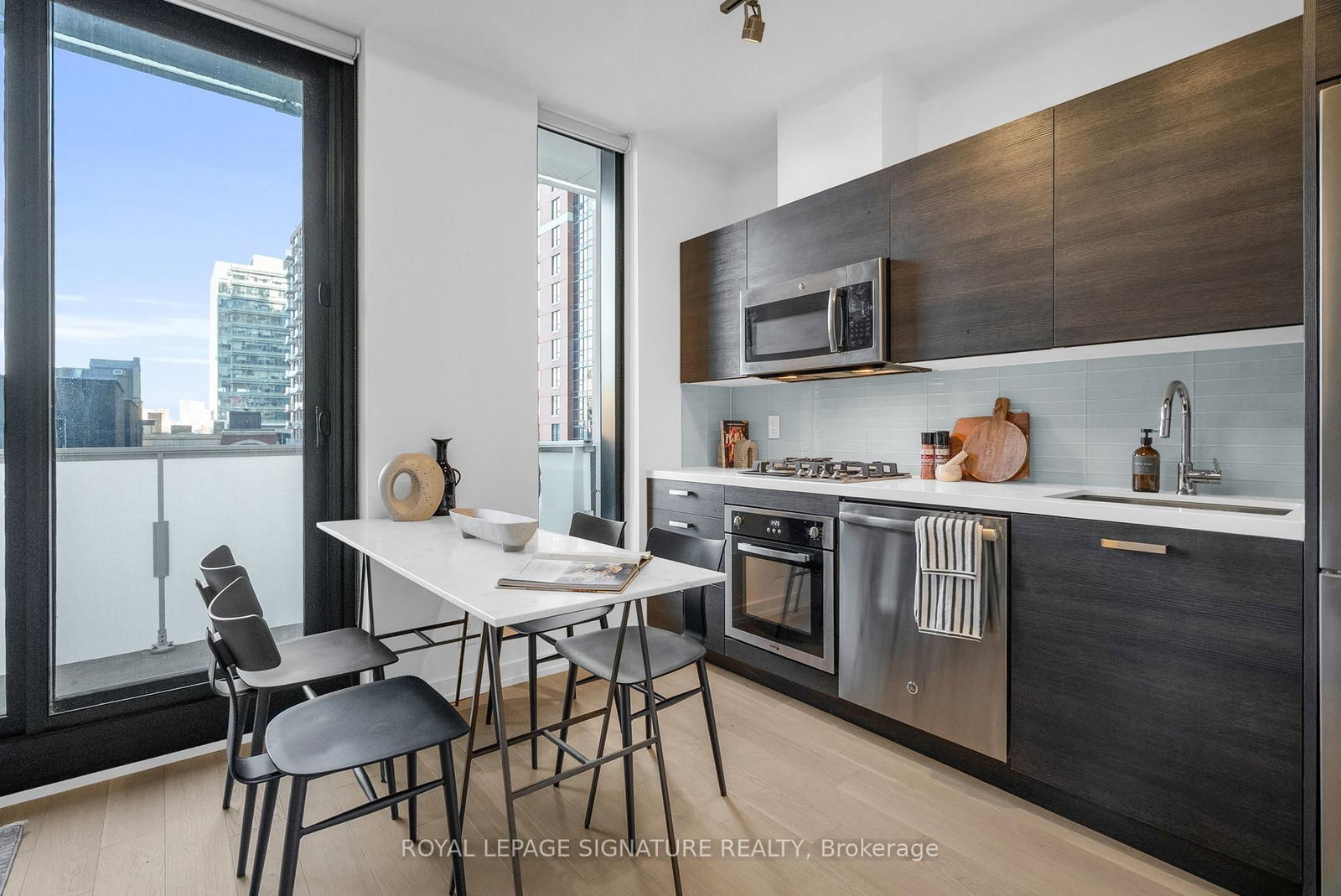 Condo for sale at 606-11 Charlotte Street, Toronto, Ontario, M5V 0M6 - Waterfront Communities C1 - MLS: C12984408