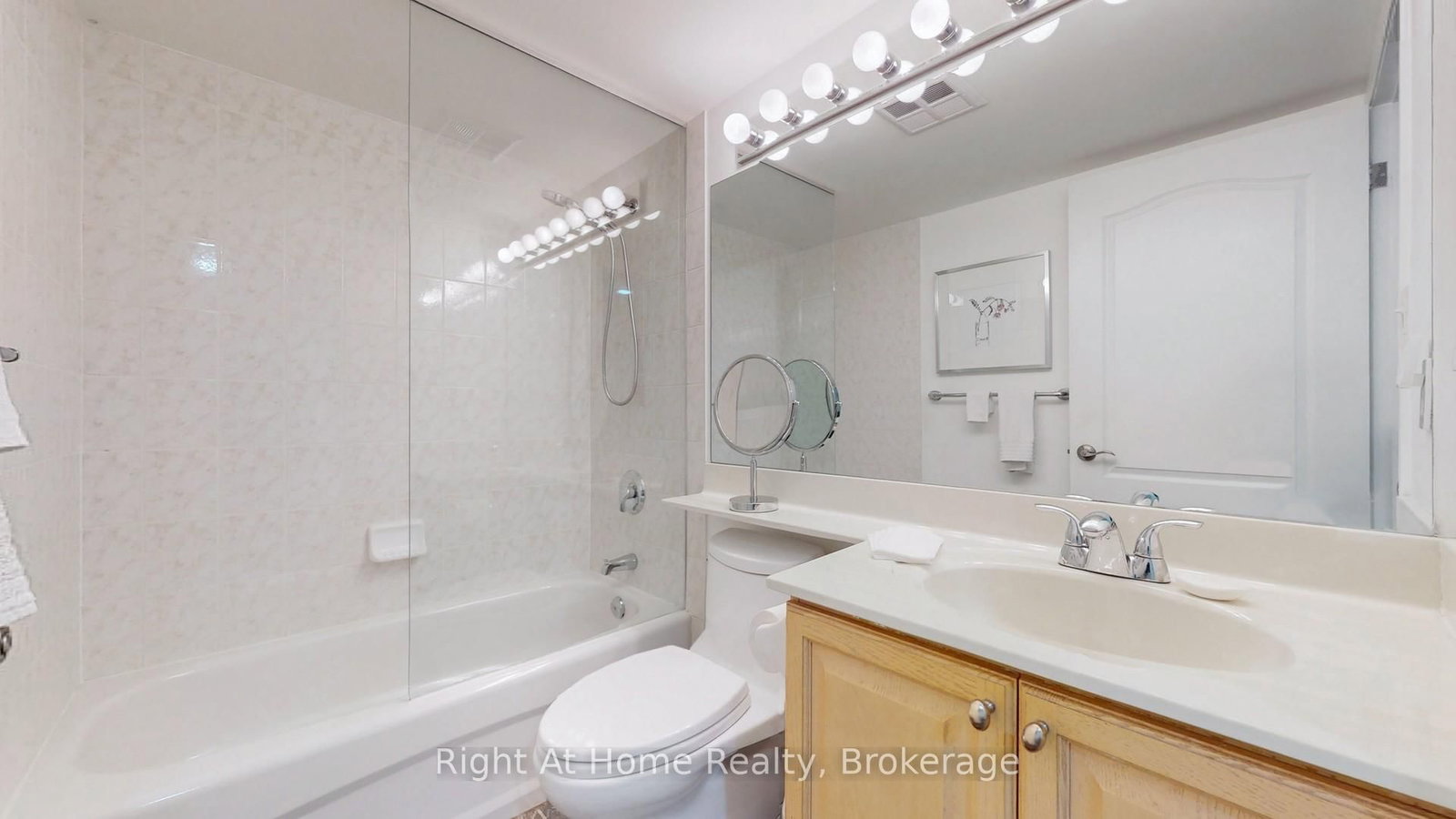 Condo for sale at 209-228 Queens Quay, Toronto, Ontario, M5J 2X1 - Waterfront Communities C1 - MLS: C12984440