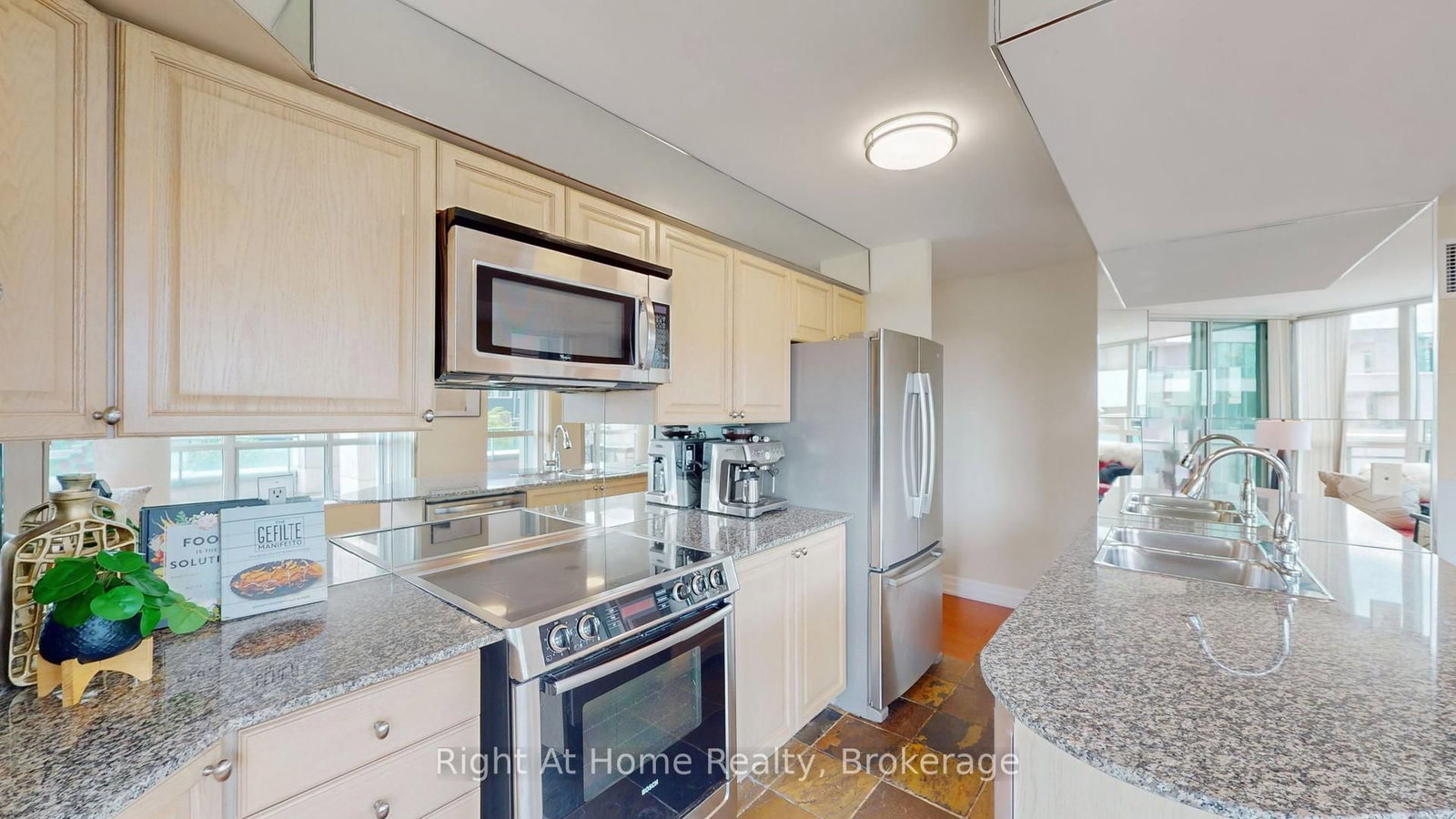 Condo for sale at 209-228 Queens Quay, Toronto, Ontario, M5J 2X1 - Waterfront Communities C1 - MLS: C12984440