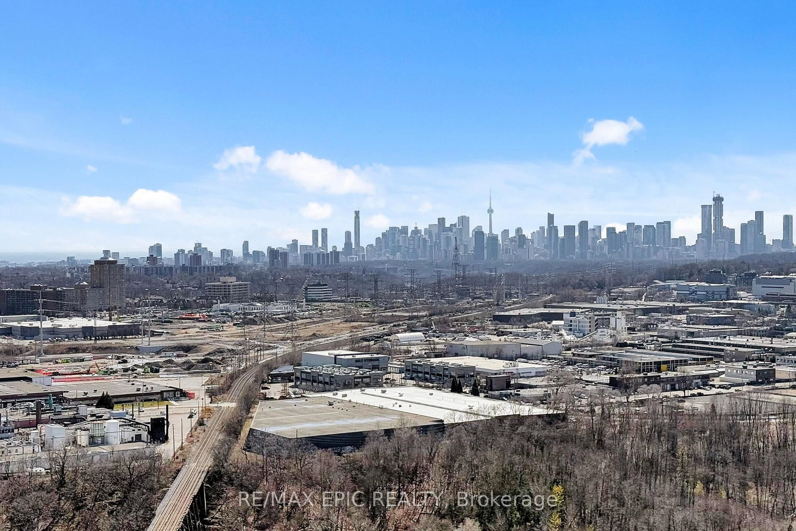 30 Inn On The Park Drive, Unit 2809