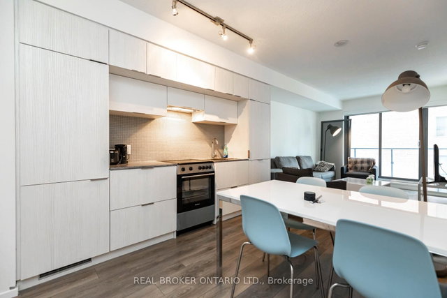 606 - 159 Dundas Street E