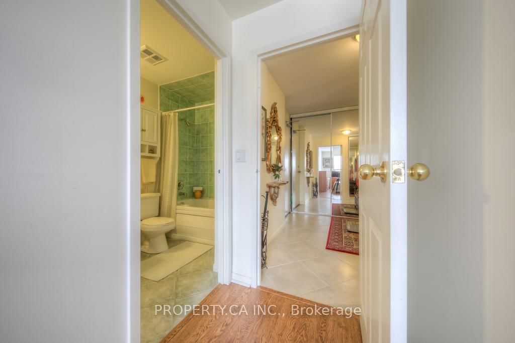 Condo for sale at 301-778 Sheppard Avenue, Toronto, Ontario, M3H 6B7 - Bathurst Manor - MLS: C12984992