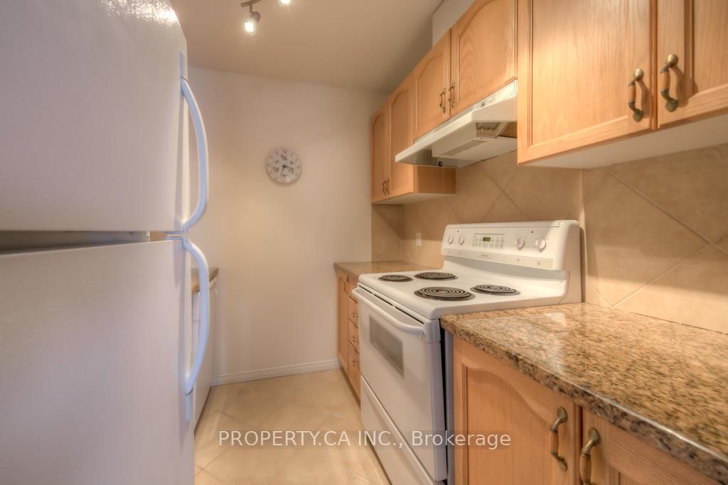 Condo for sale at 301-778 Sheppard Avenue, Toronto, Ontario, M3H 6B7 - Bathurst Manor - MLS: C12984992