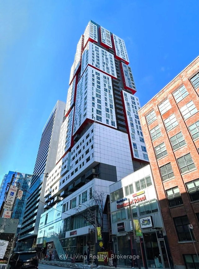 2910 - 318 Richmond Street