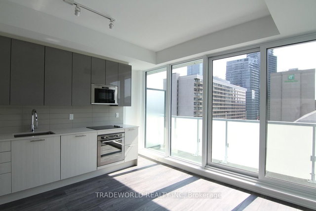 1204 - 403 Church Street