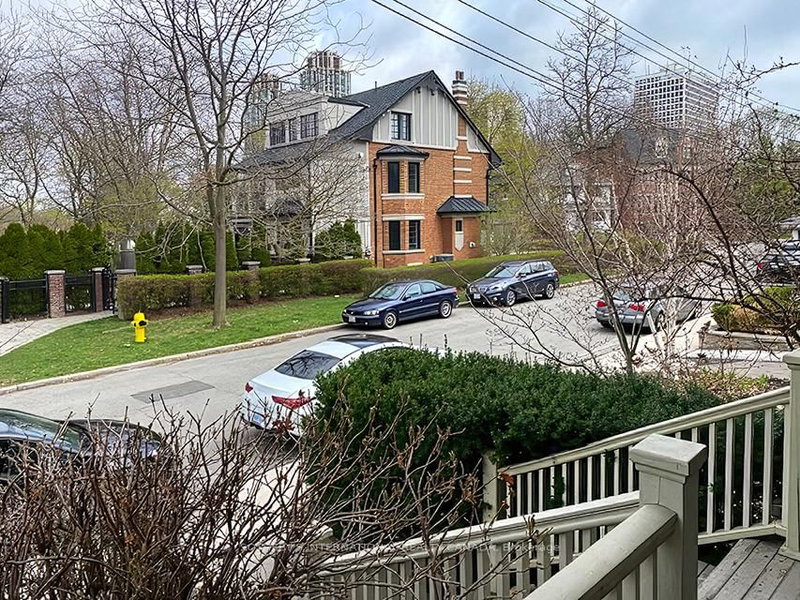 Main + Lower - 21 Melgund Rd, Toronto, M5R 1Z9 | Image 3