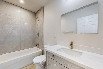 105-107 Spadina Road • Toronto, ON