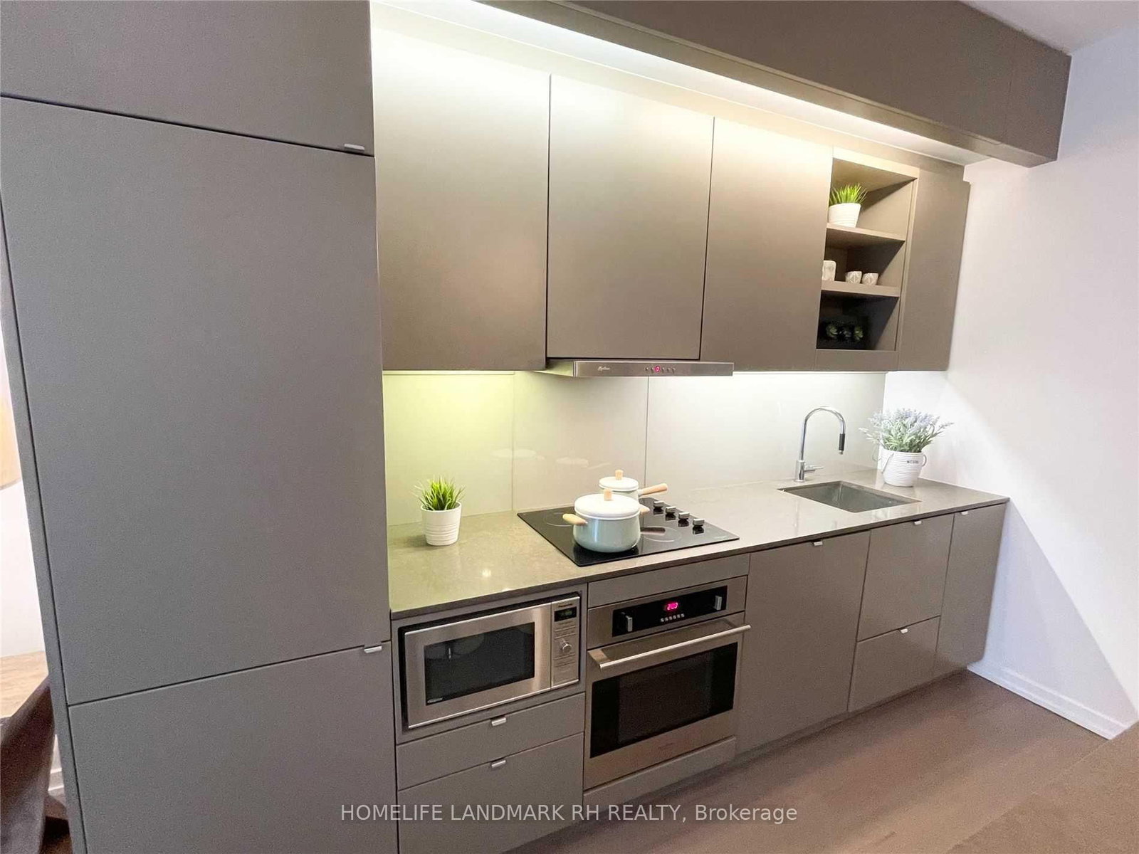 101 Peter Street, Unit 818 - Photo 7