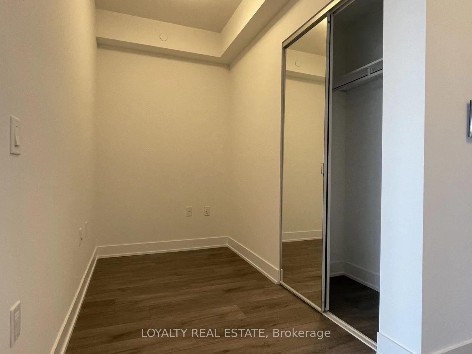 575 bloor Street E, Unit 2105 - Photo 11