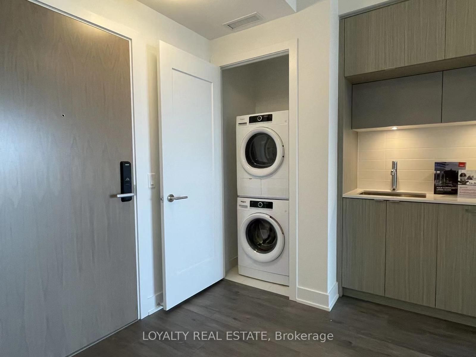 575 bloor Street E, Unit 2105 - Photo 8