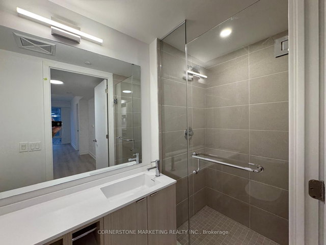 901 - 100 Queen Street E