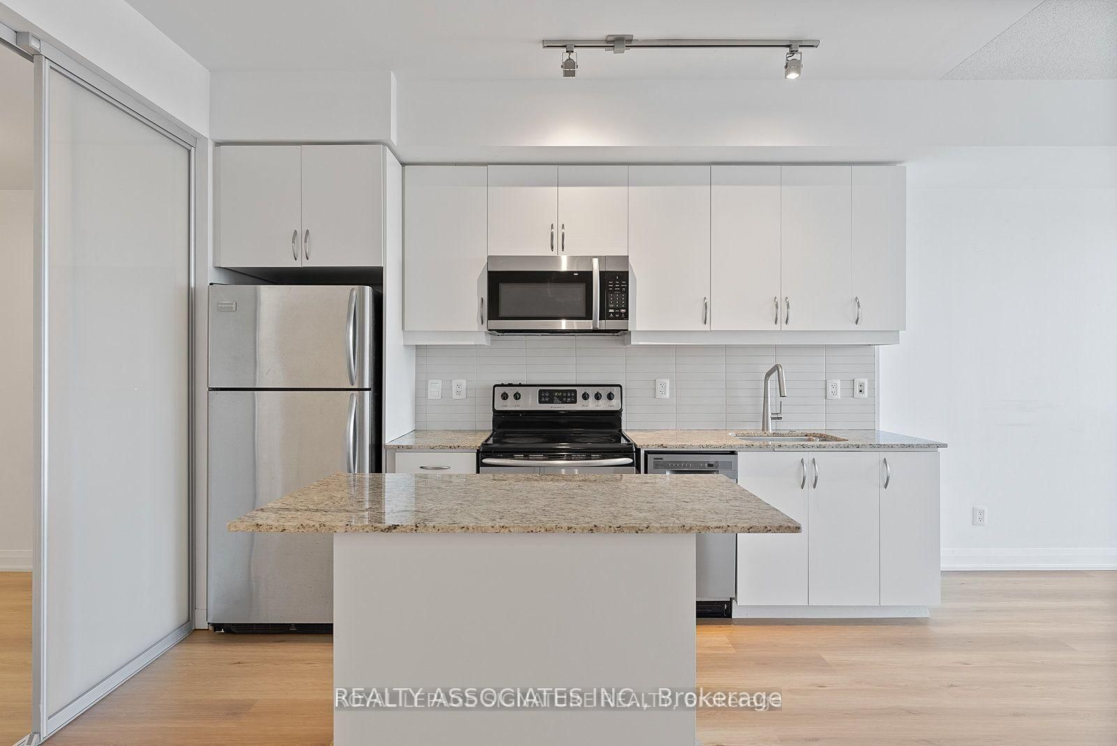 2885 Bayview Avenue, Unit 1016 - Photo 10